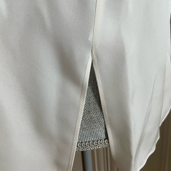 New - Vince 💯% silk top - Picture 7 of 10